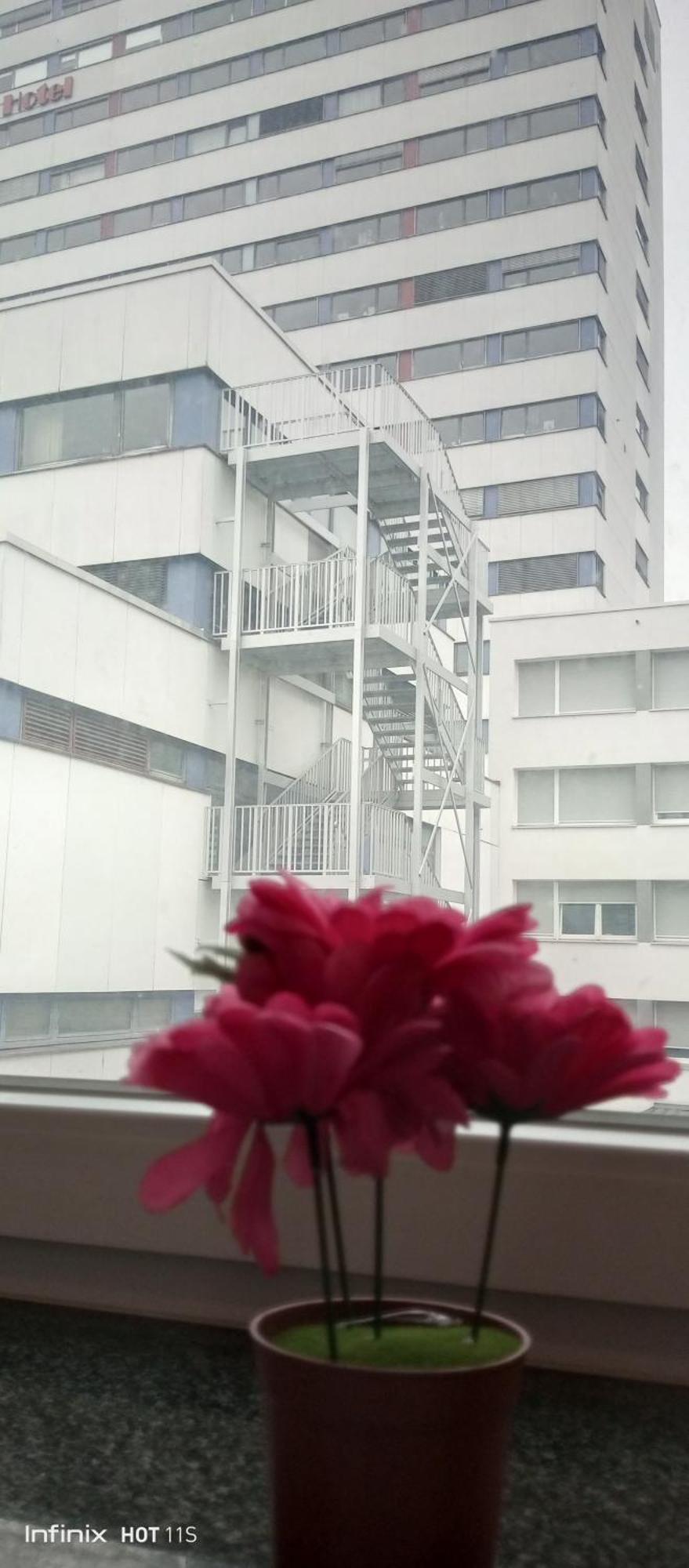 Gemuetliches Lisa Zimmer Mit Gemeinschaftskueche Heilbronn Zentrum Exterior foto